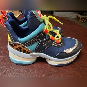 Michael Kors Olympia Sneaker Size 6 Like new